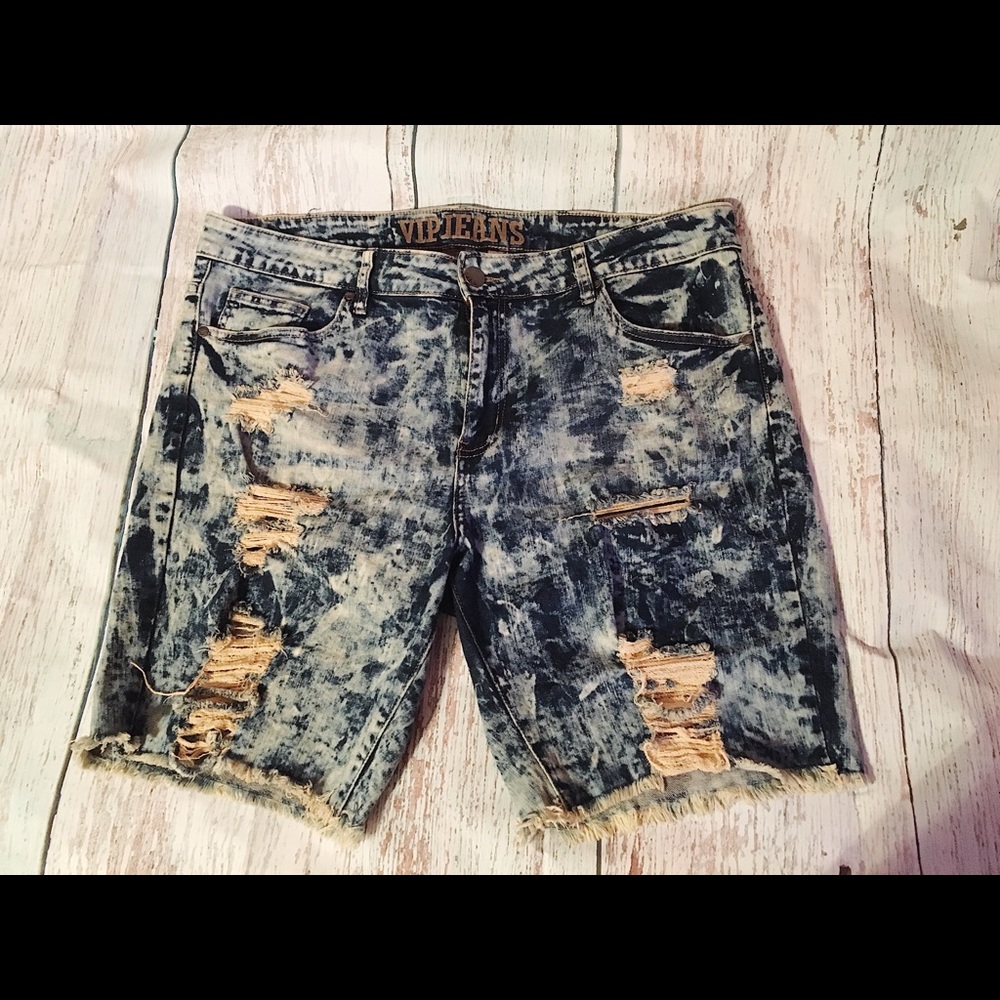 Distressed Acid Washed Bermuda shorts